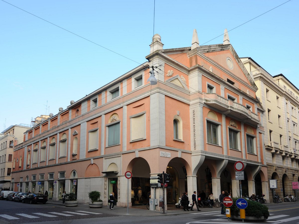 Palazzo Benetton (ex Supercinema)