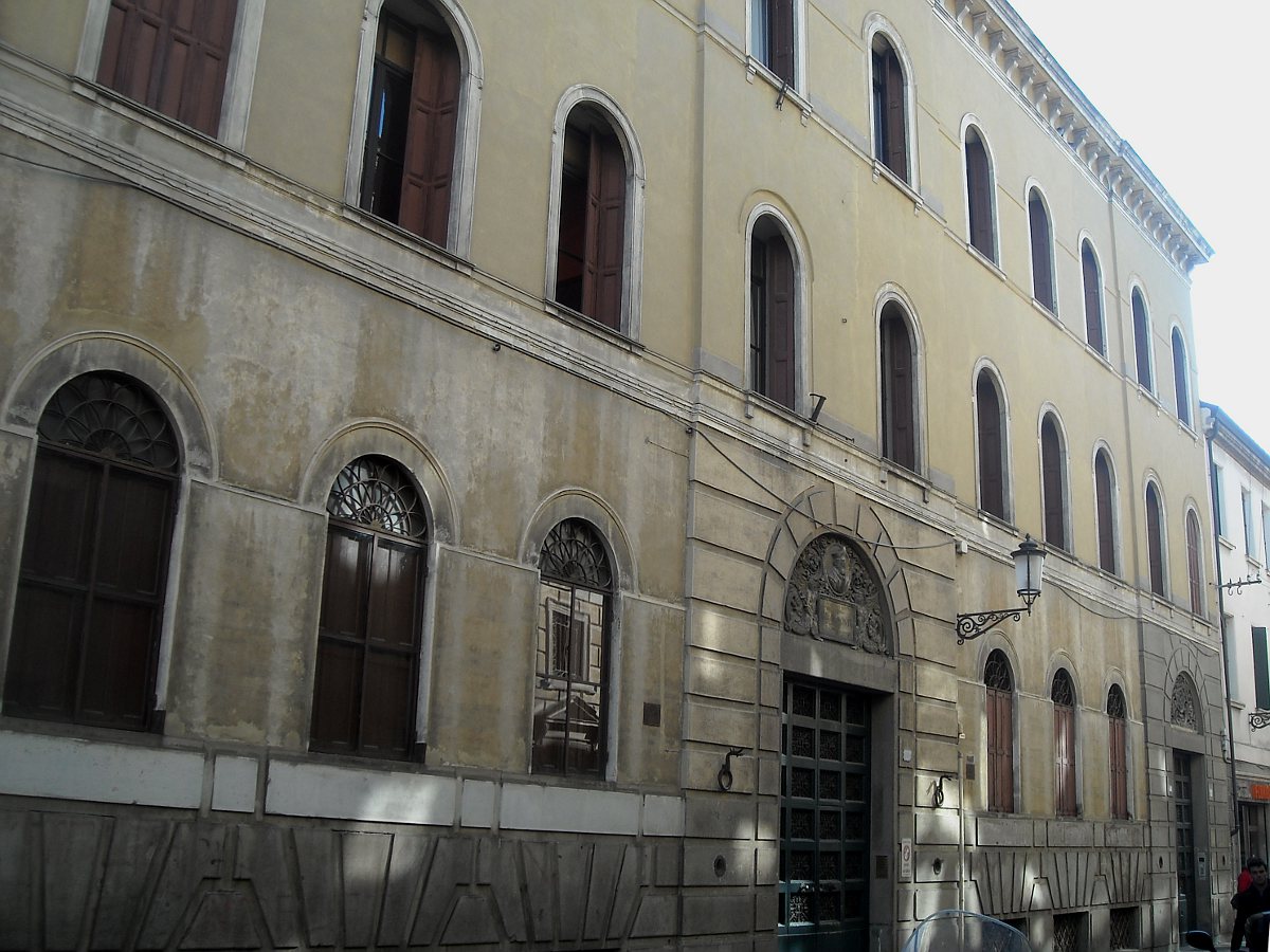 Palazzo Giacomini Romiati