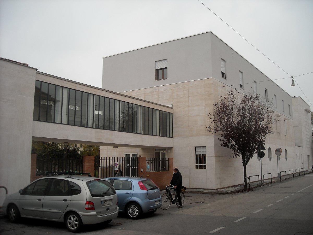 Casa dello studente I. Nievo: vista da sud