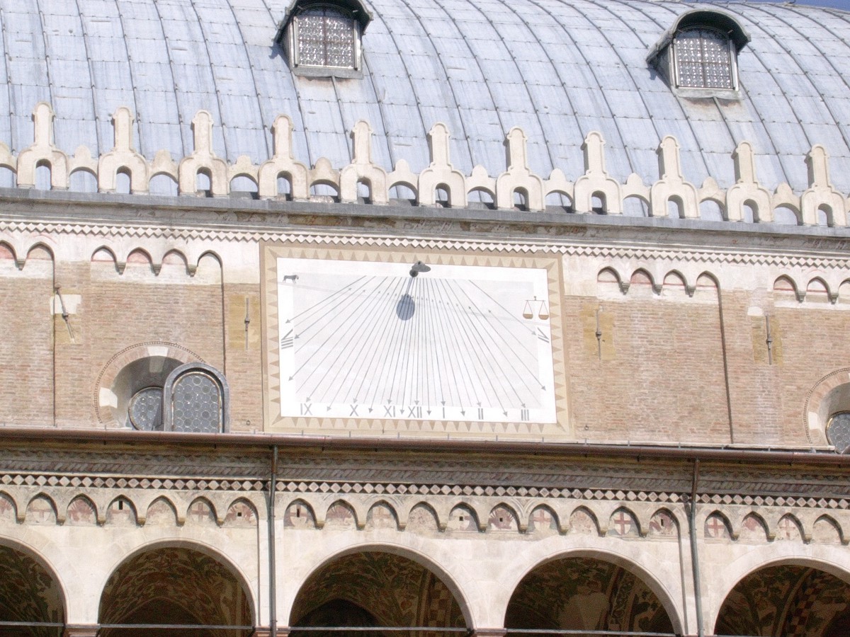 Meridiana in piazza delle Erbe