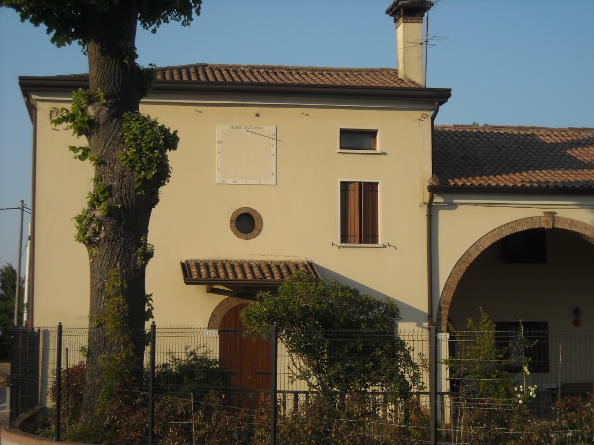 Meridiana in strada Pelosa