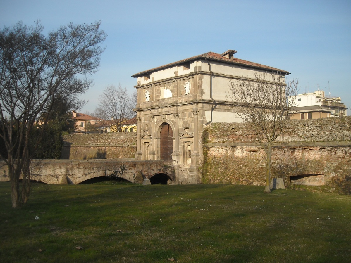 Porta S. Giovanni dall'esterno