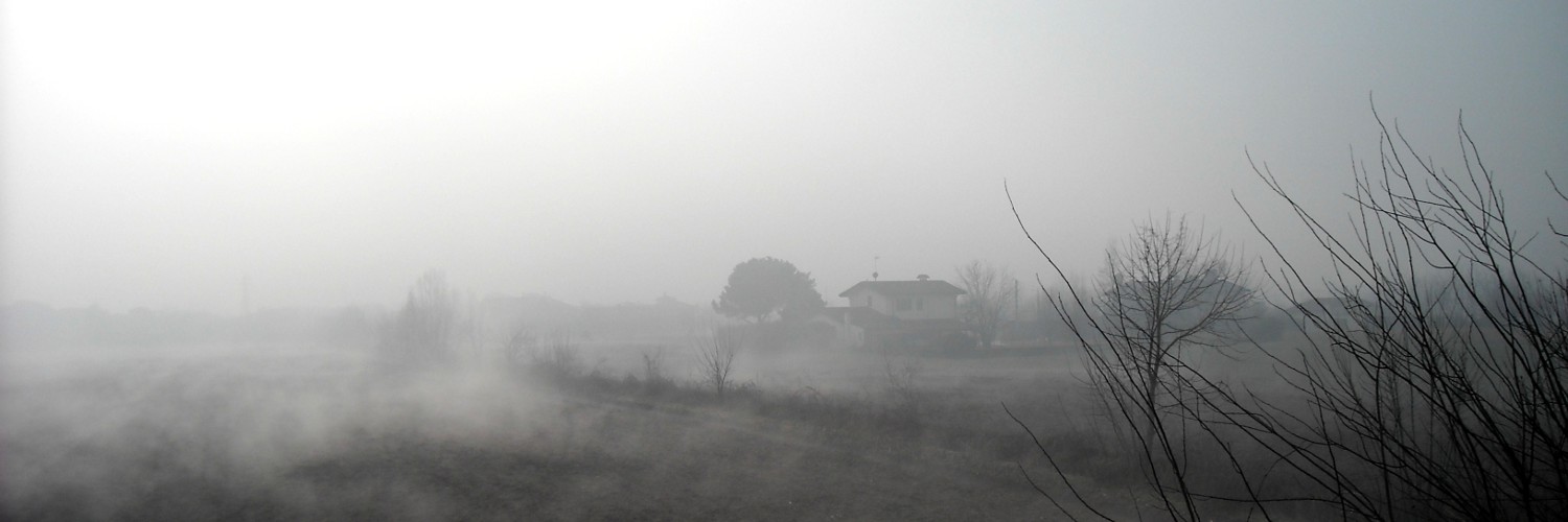 Campagna nella nebbia