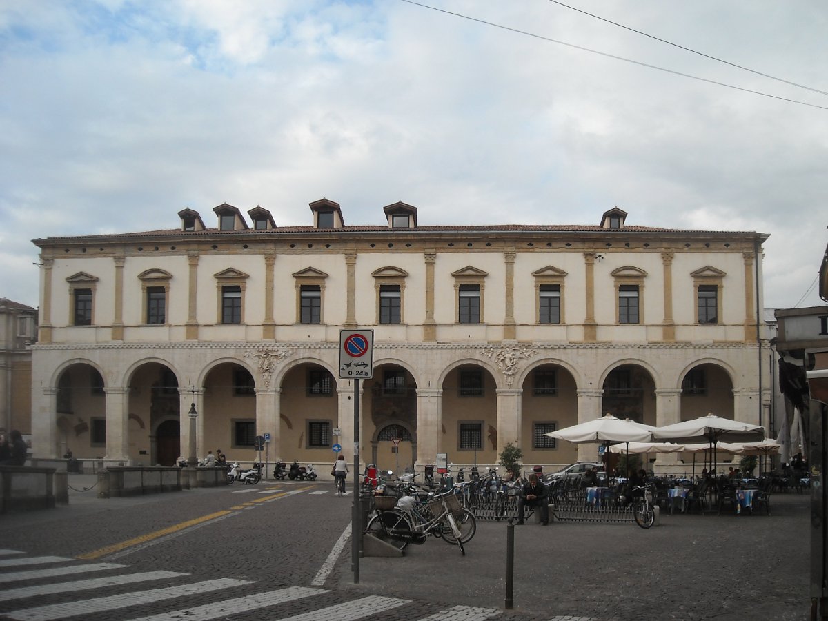 Palazzo Monte di Pietà (vecchio)