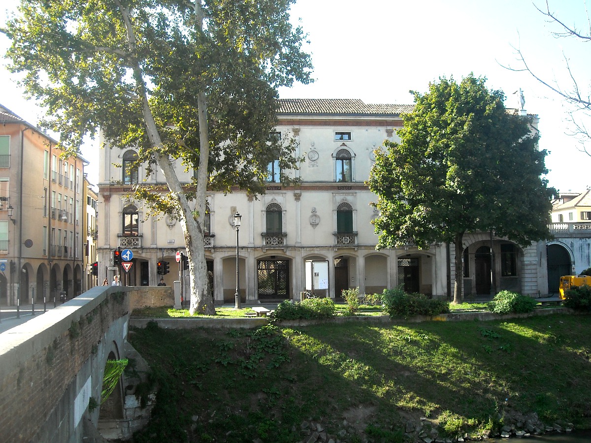 Palazzo Giustinian