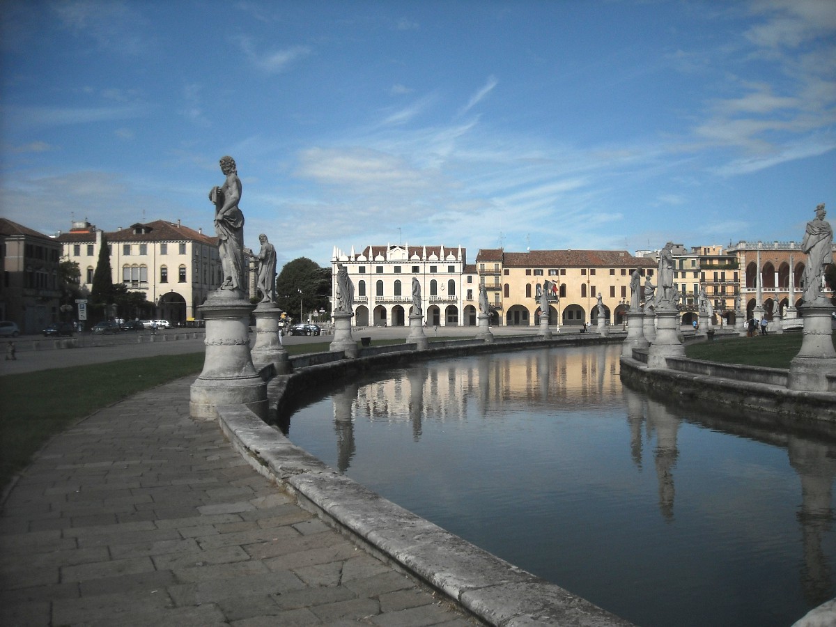 Prato della Valle: canale sud-ovest