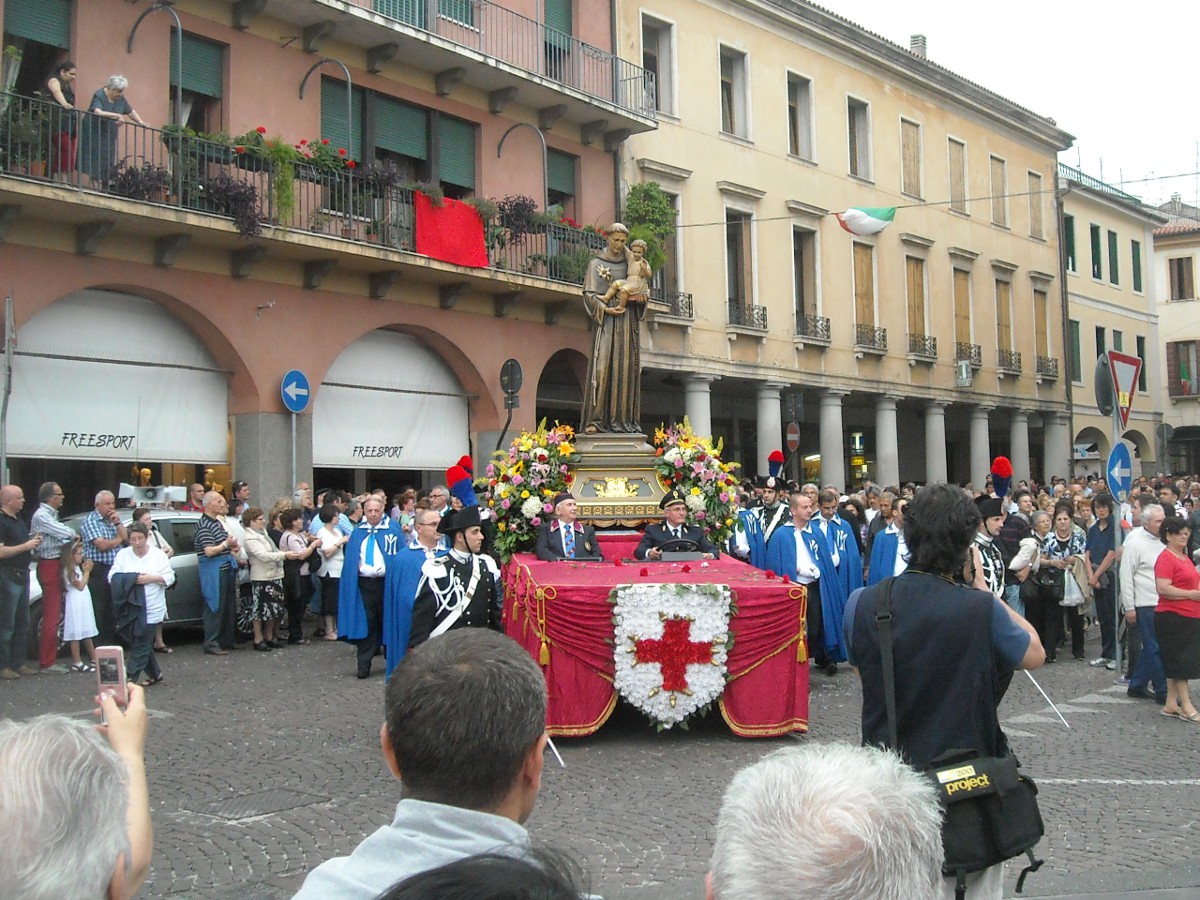 La statua del Santo