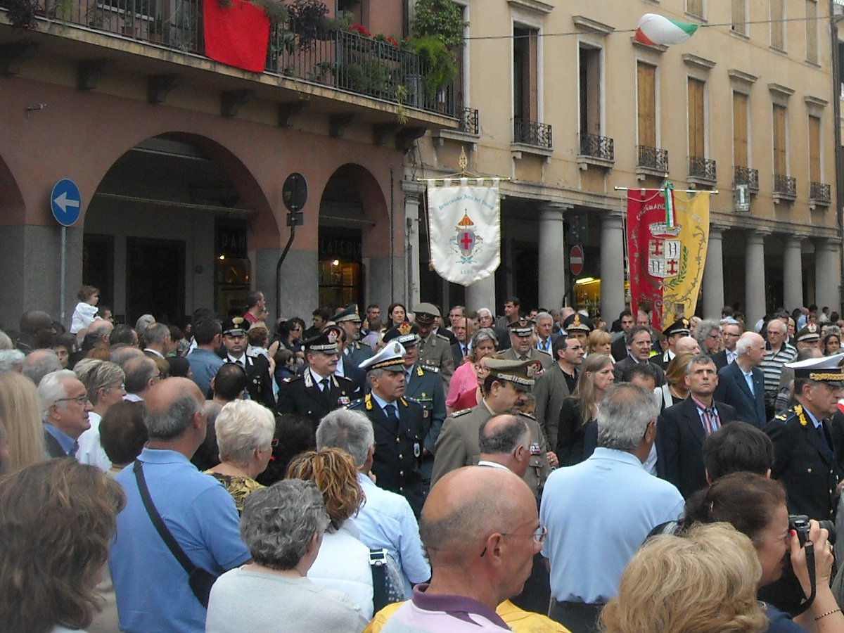 Autorit civili e militari