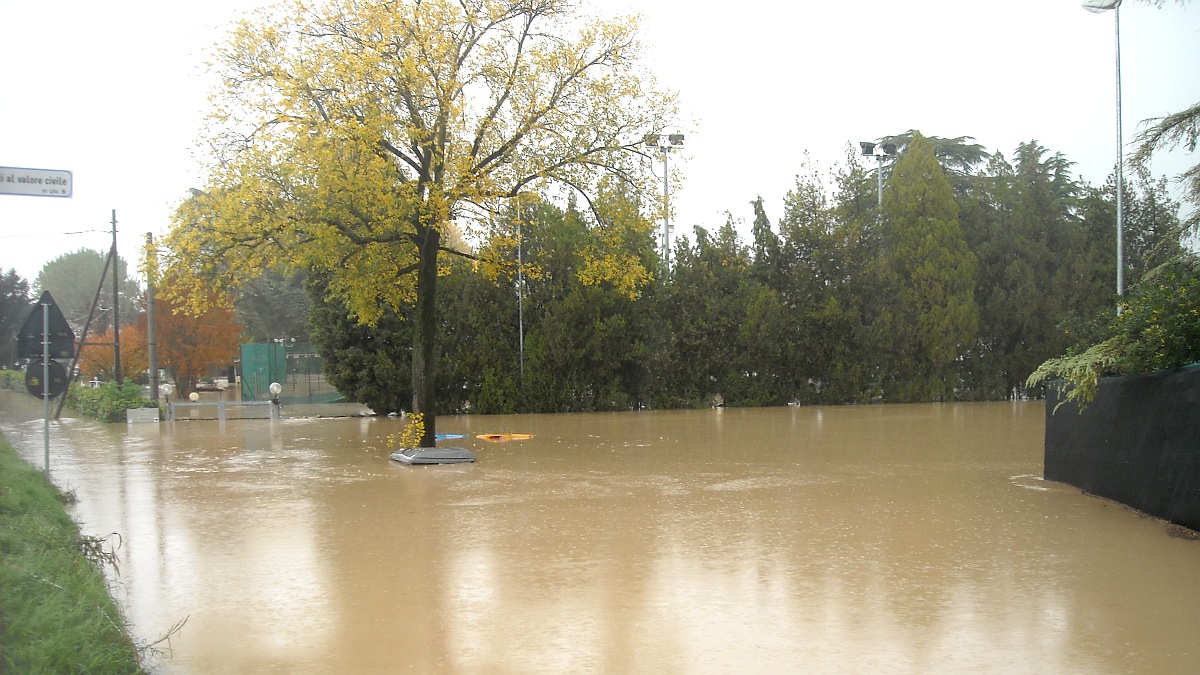 Il parcheggio in golena