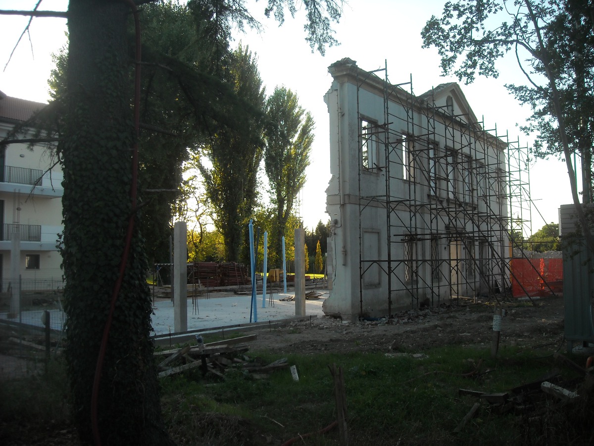 la facciata