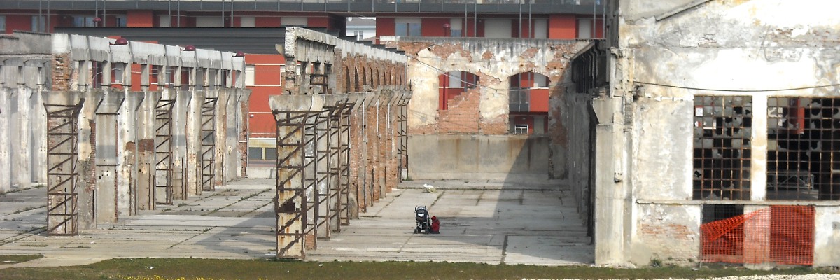 Fabbrica dismessa Fabbrica dismessa