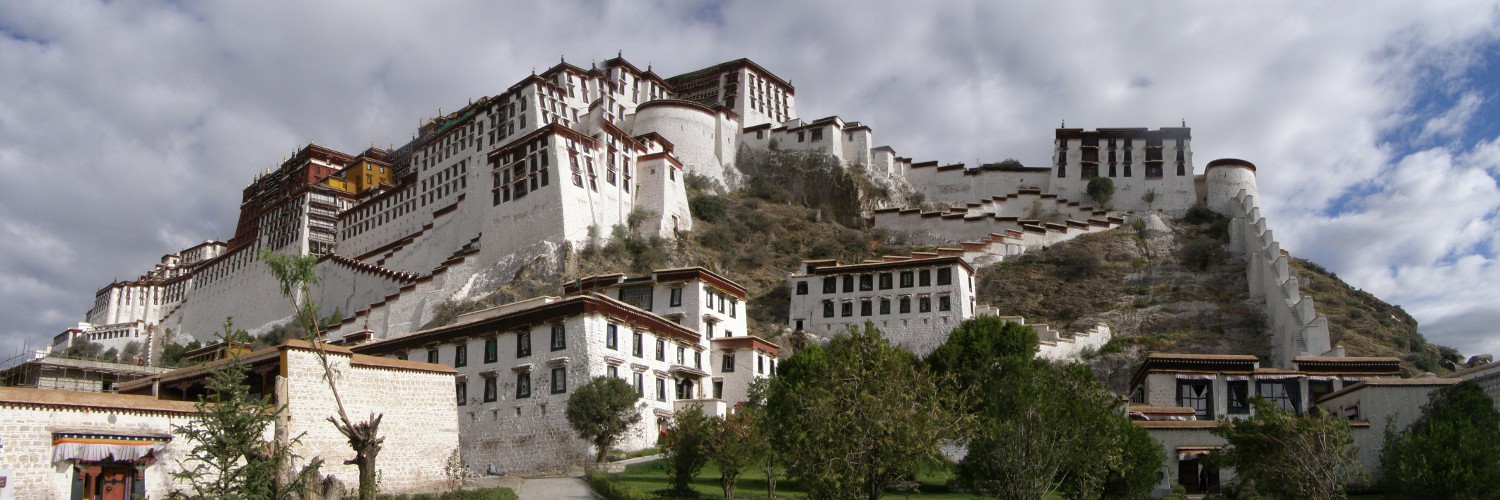 Salendo alla casa  della Spiritualità