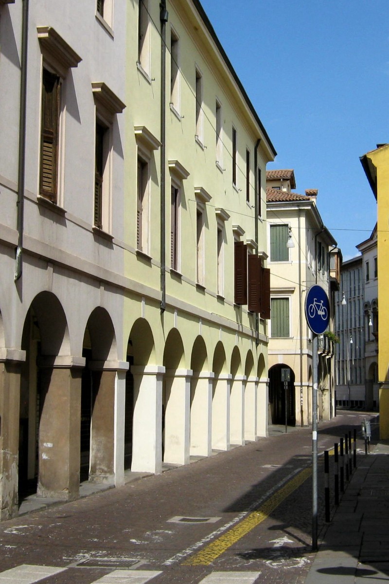 In via Ospedale Civile