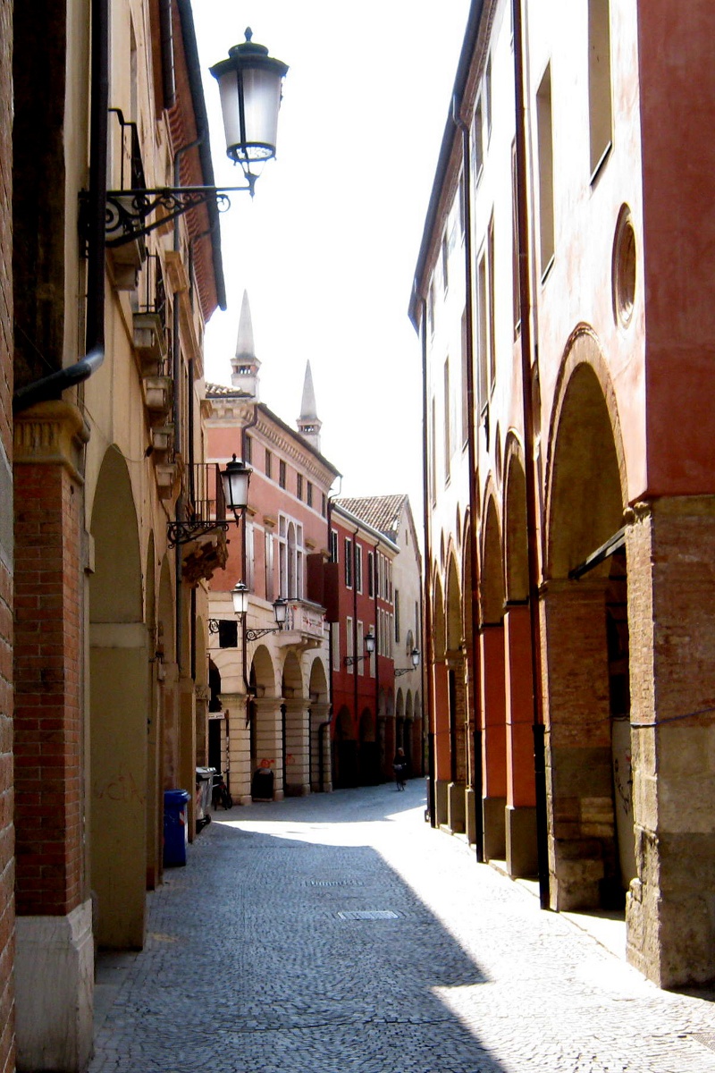 Via S. Francesco Via S. Francesco