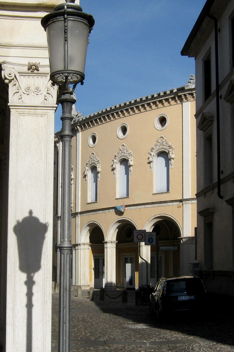 Via S. Nicolò Via S. Nicolò