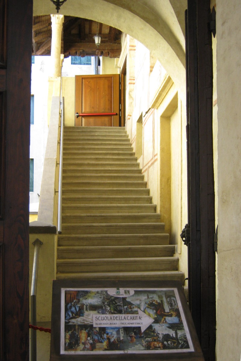 Ingresso alla Scuola della Carità