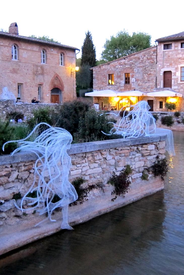Bagno Vignoni: fantasmi Bagno Vignoni: fantasmi
